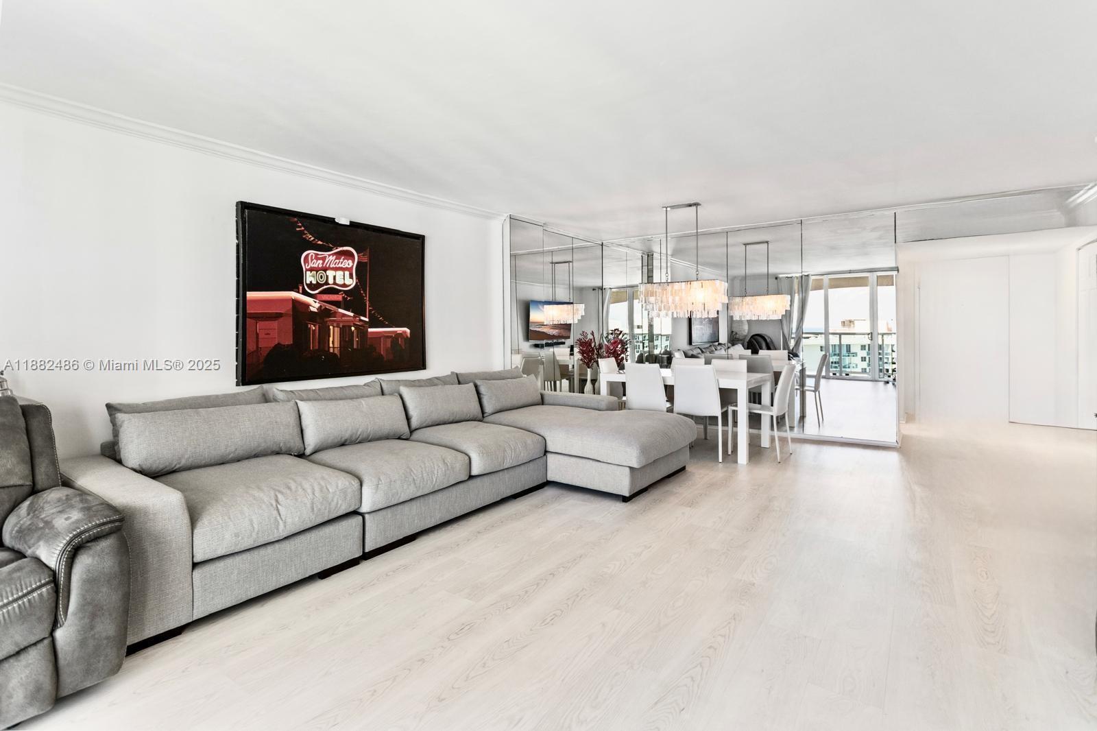 HALLMARK OF HOLLYWOOD CON - Residential