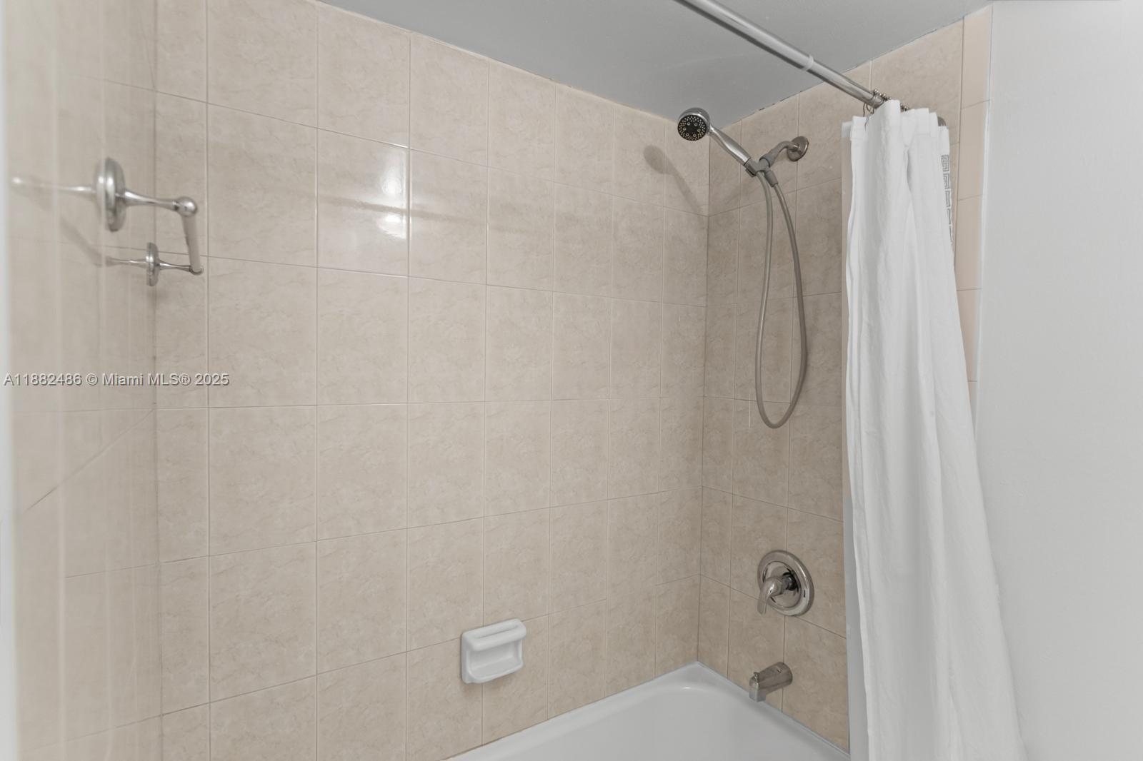 HALLMARK OF HOLLYWOOD CON - Residential