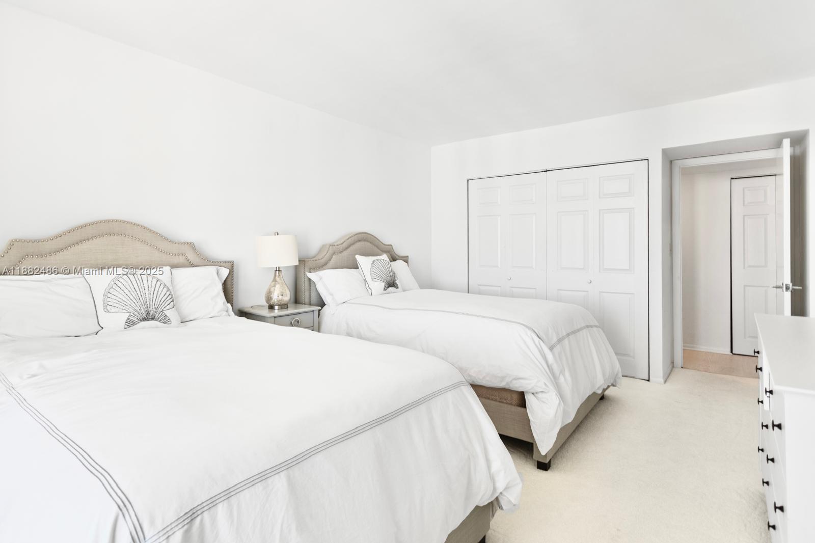 HALLMARK OF HOLLYWOOD CON - Residential