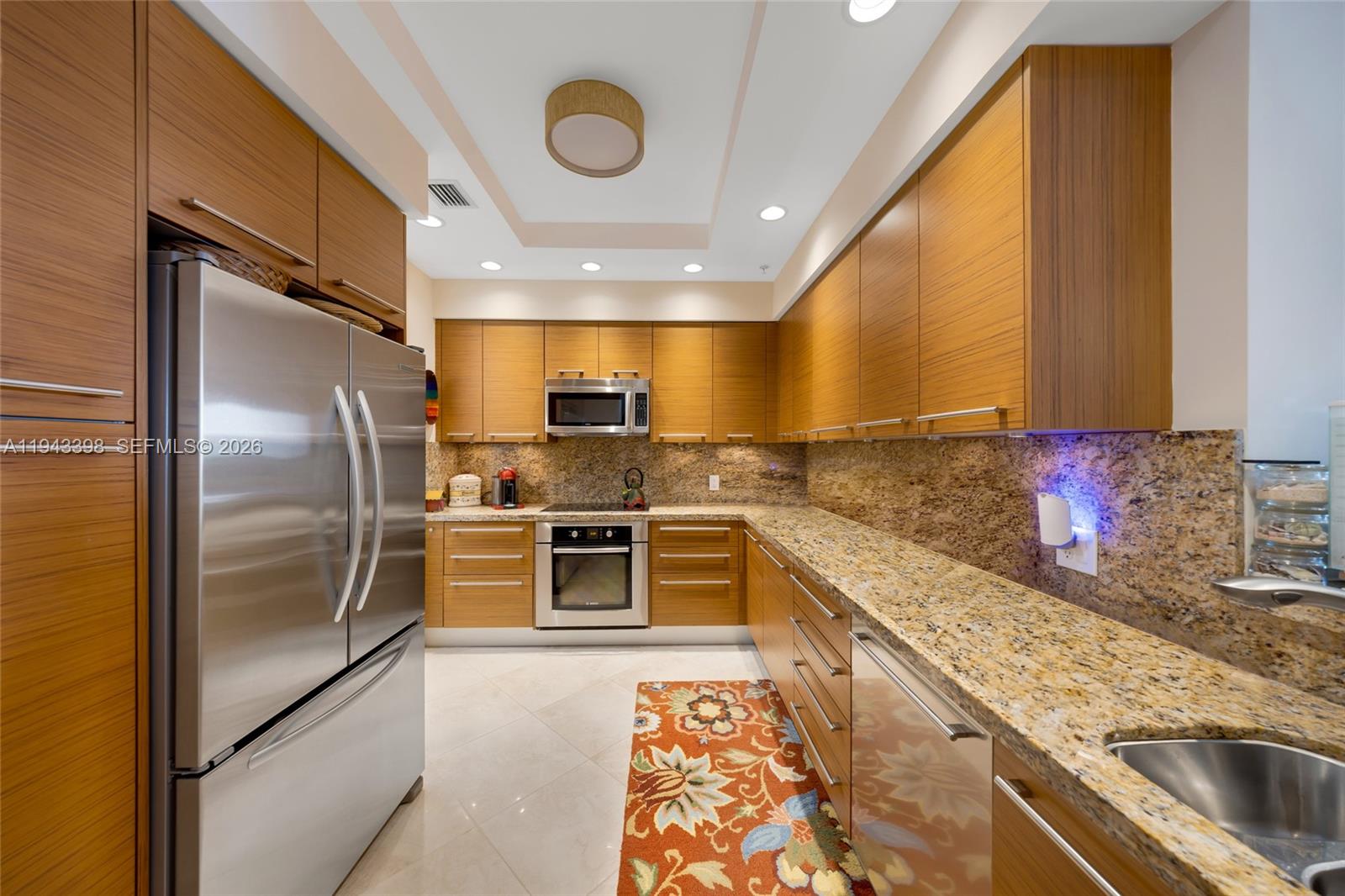 VILLAS BY THE SEA 3 CONDO - Residential