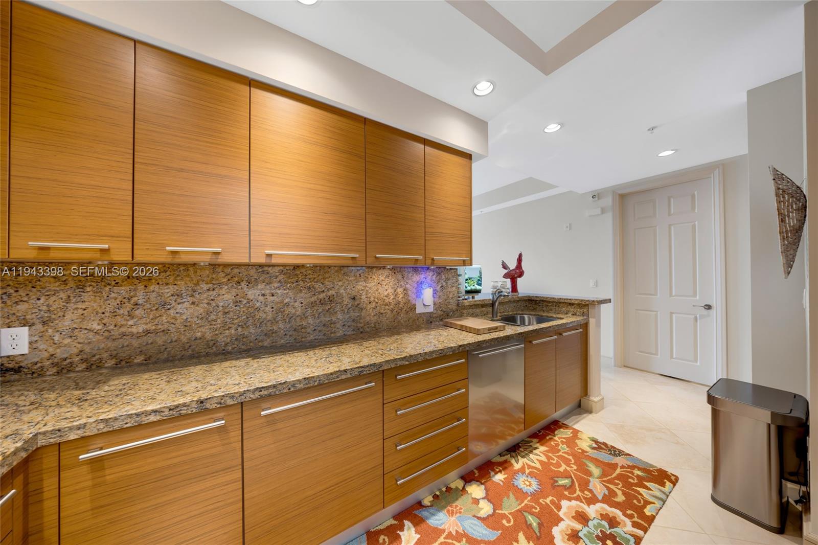 VILLAS BY THE SEA 3 CONDO - Residential