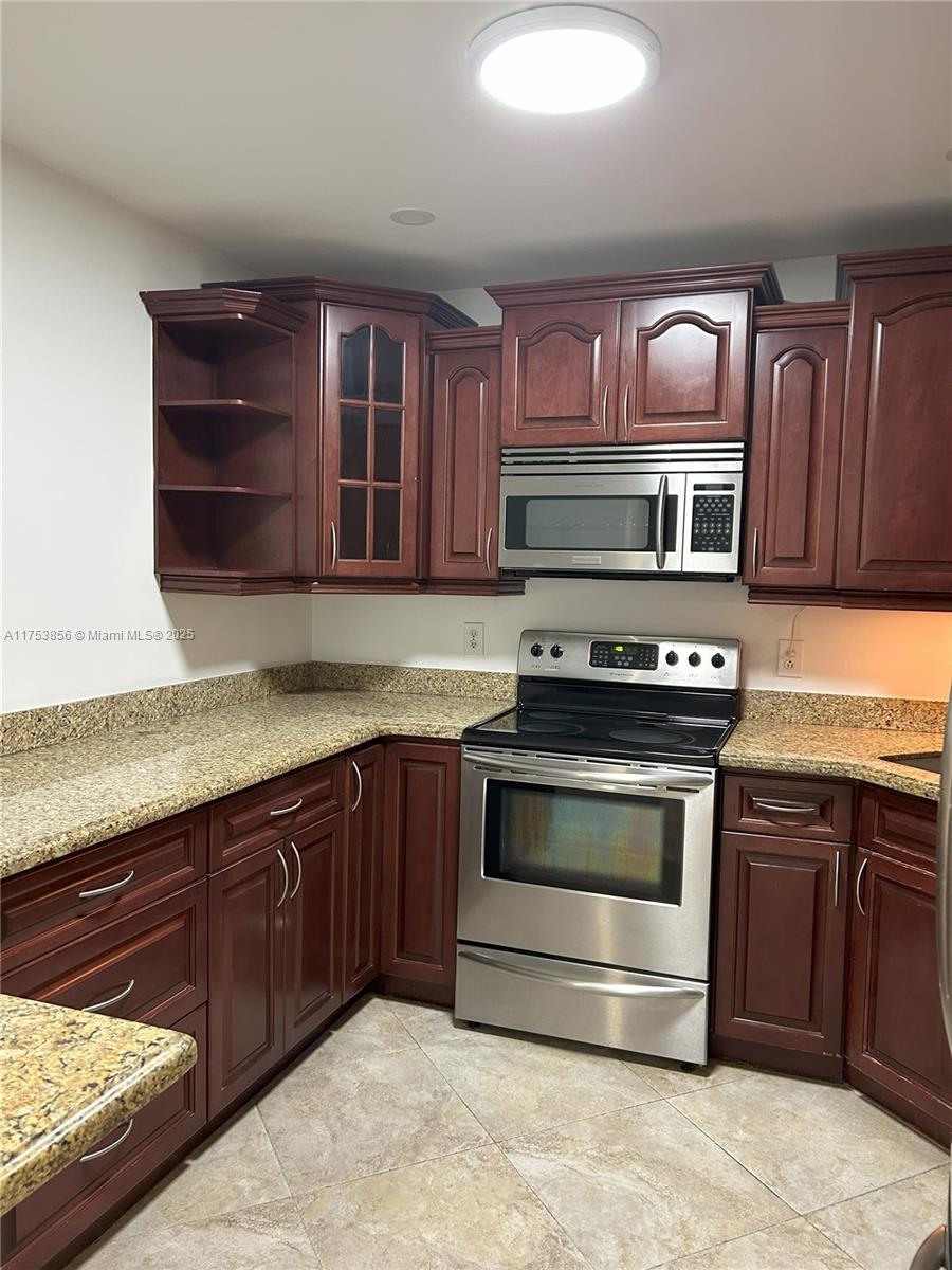 Rental Property at 3299 Cocoplum Cir 3324, Coconut Creek, Broward County, Florida - Bedrooms: 3 
Bathrooms: 2  - $2,600 MO.