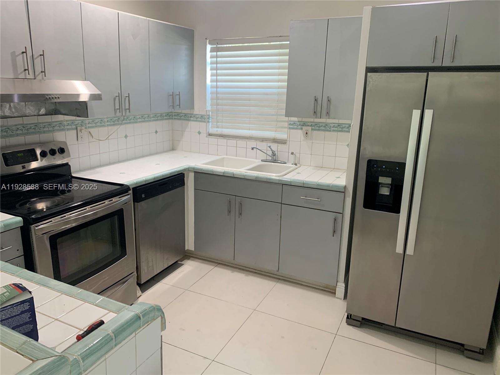 7TH ADDN TO RICHMOND HEIG - Residential Lease