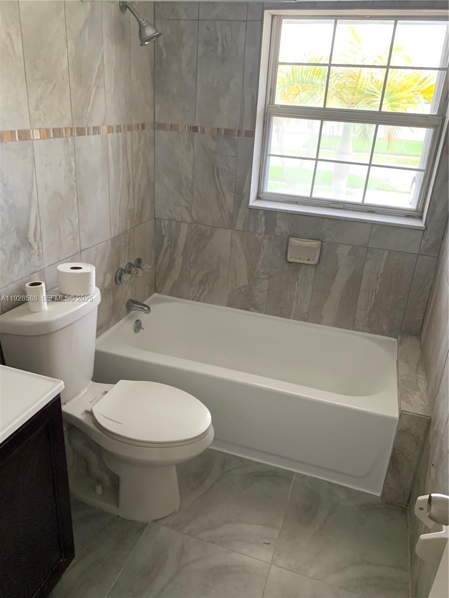 7TH ADDN TO RICHMOND HEIG - Residential Lease