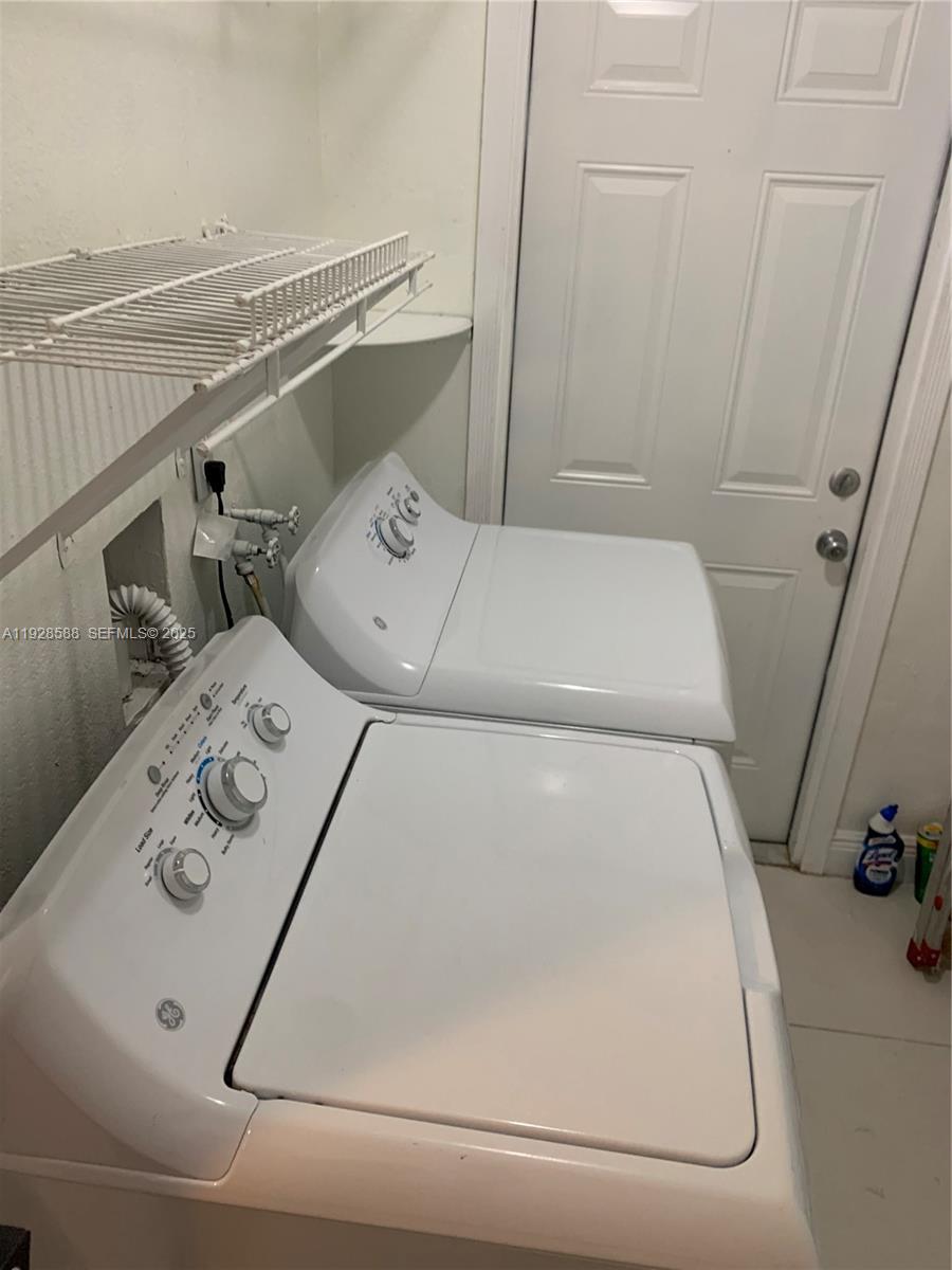 7TH ADDN TO RICHMOND HEIG - Residential Lease