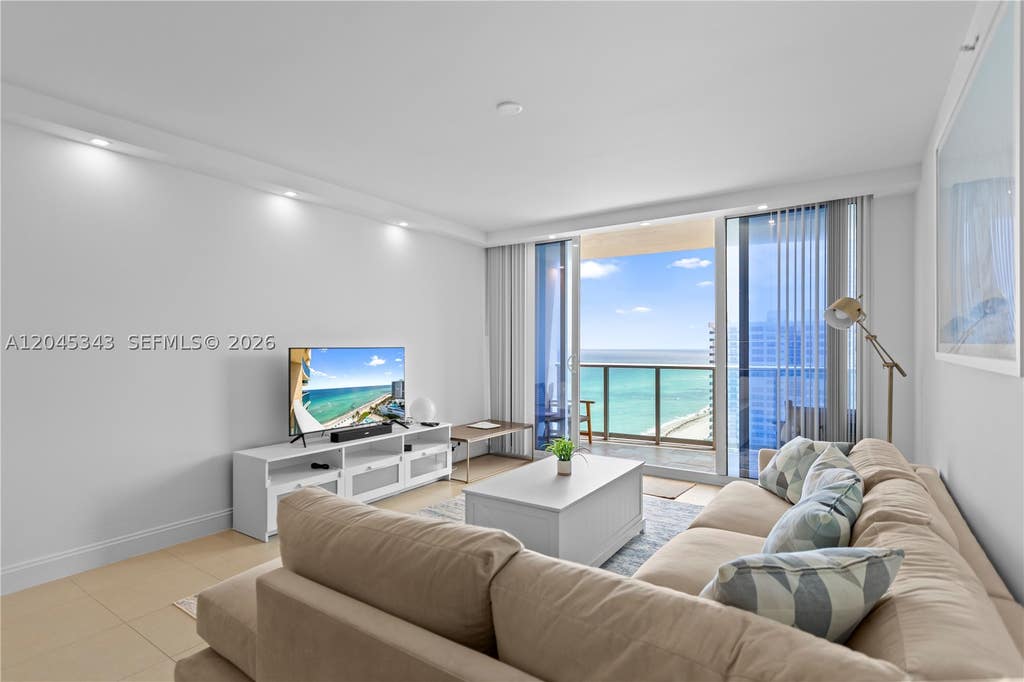 Photo of 2501 S Ocean Dr #1614, Hollywood, FL 33019 (MLS # A12045343)