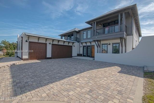 LAKE MERIAL PHASE ONE - Land