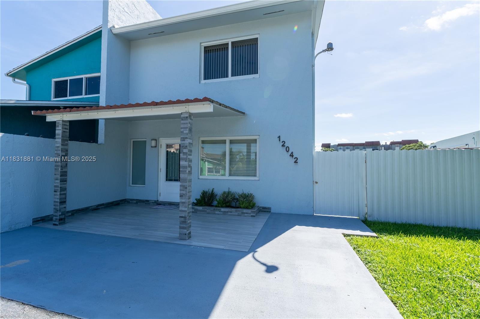 12042 SW 10th Ter