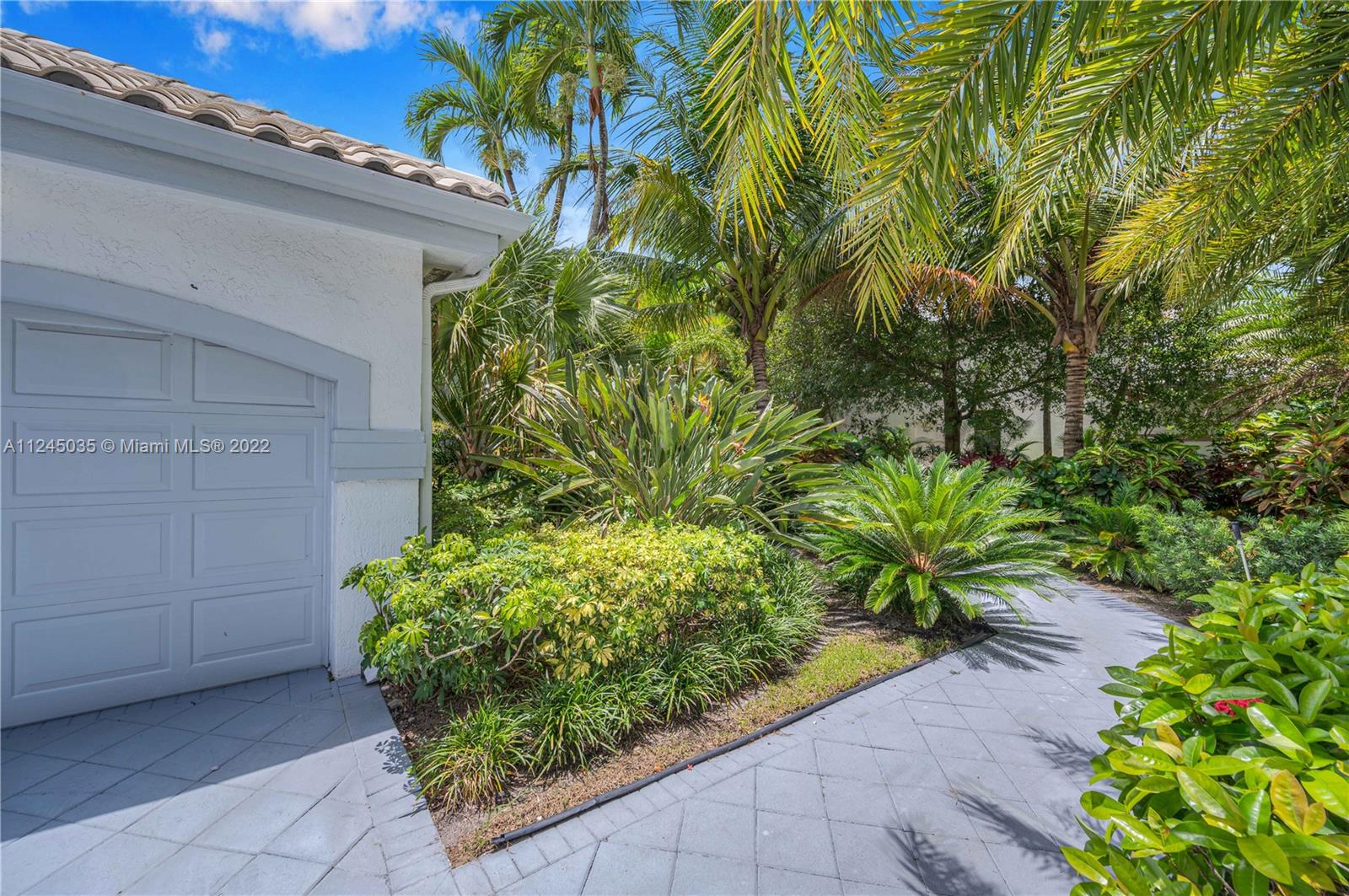 GRAND OAKS OF ARVIDA COUN - Residential