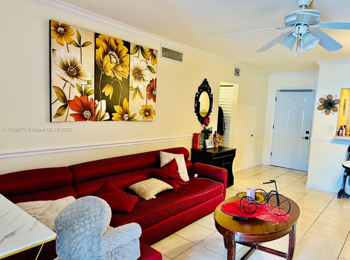 LAS BRISAS APARTMENTS CON - Residential