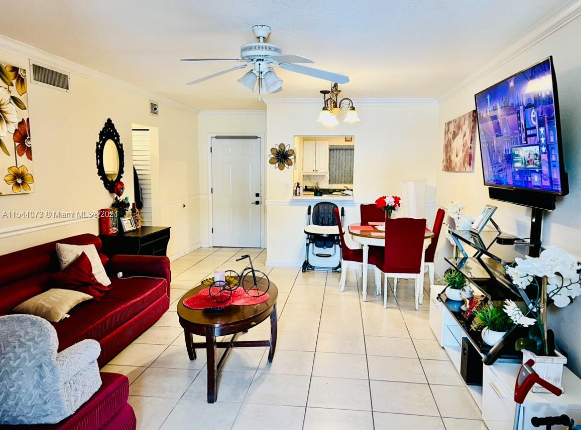 LAS BRISAS APARTMENTS CON - Residential