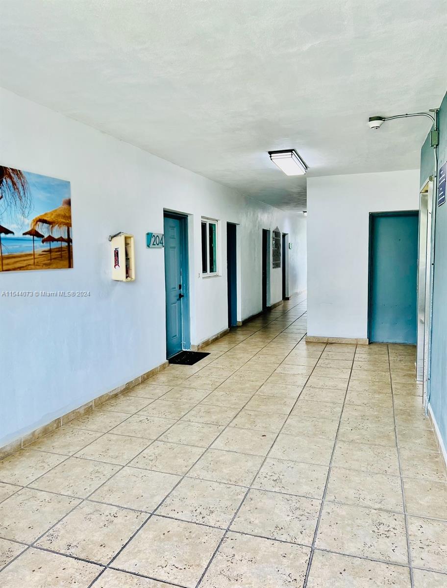 LAS BRISAS APARTMENTS CON - Residential