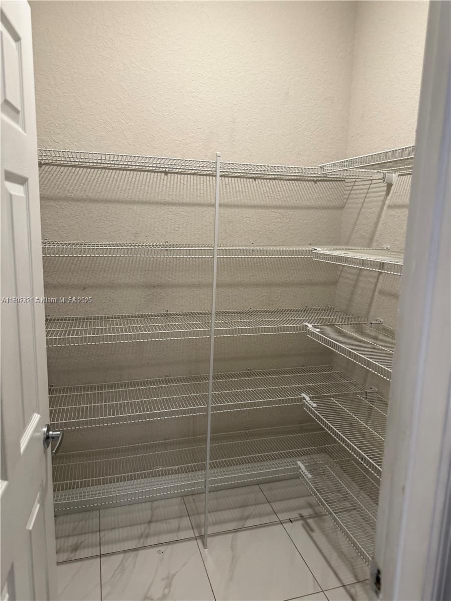 VIZCAYA FALLS PLAT 1 - Residential