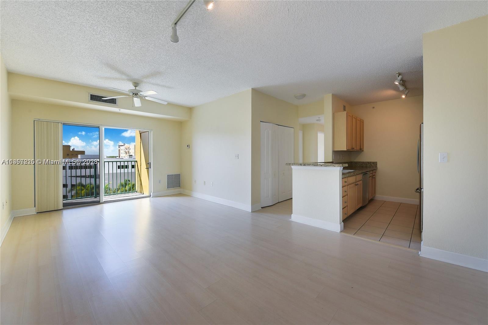 Photo 2 of 9 of 6001 SW 70th St 633 condo