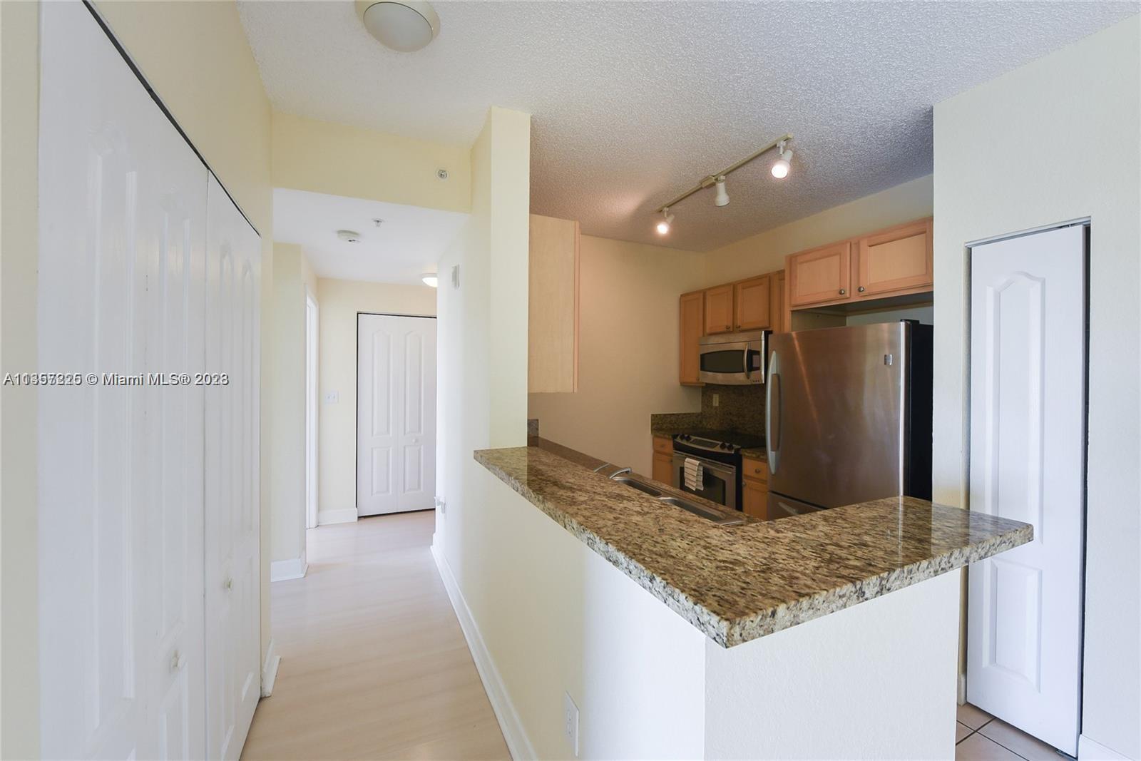 Photo 5 of 9 of 6001 SW 70th St 633 condo