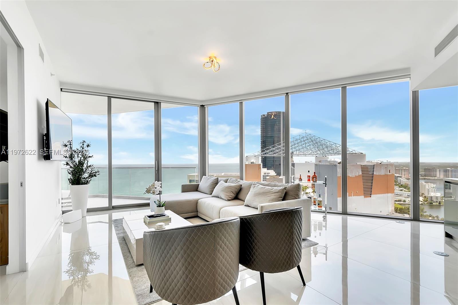 18975 Collins Ave 3304