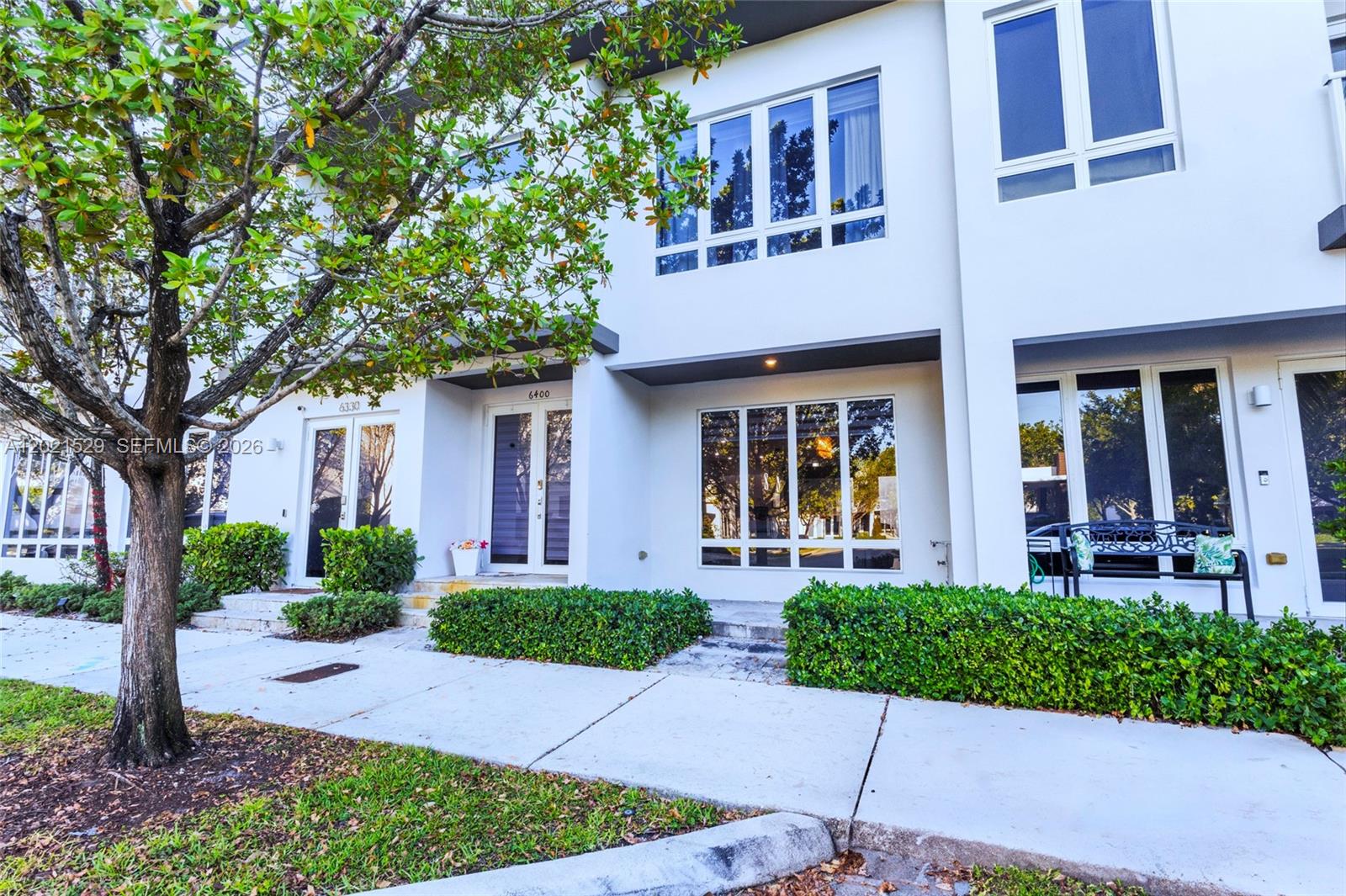 6400 NW 105th Pl