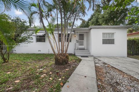 Photo of 1690 NE 161st St, North Miami Beach, FL 33162 (MLS # A11916624)