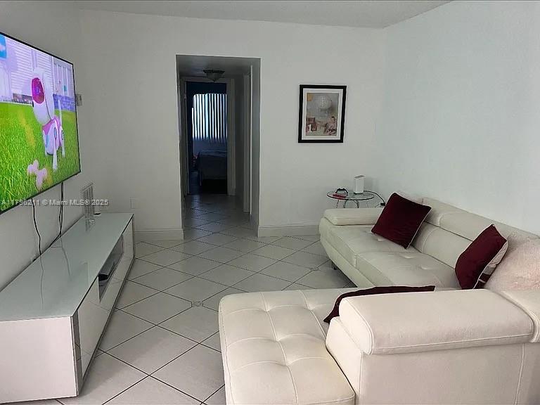 WESTLAND MANORS EAST COND - Residential
