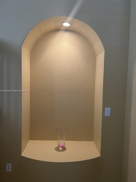 MANDARIN LAKES - Residential