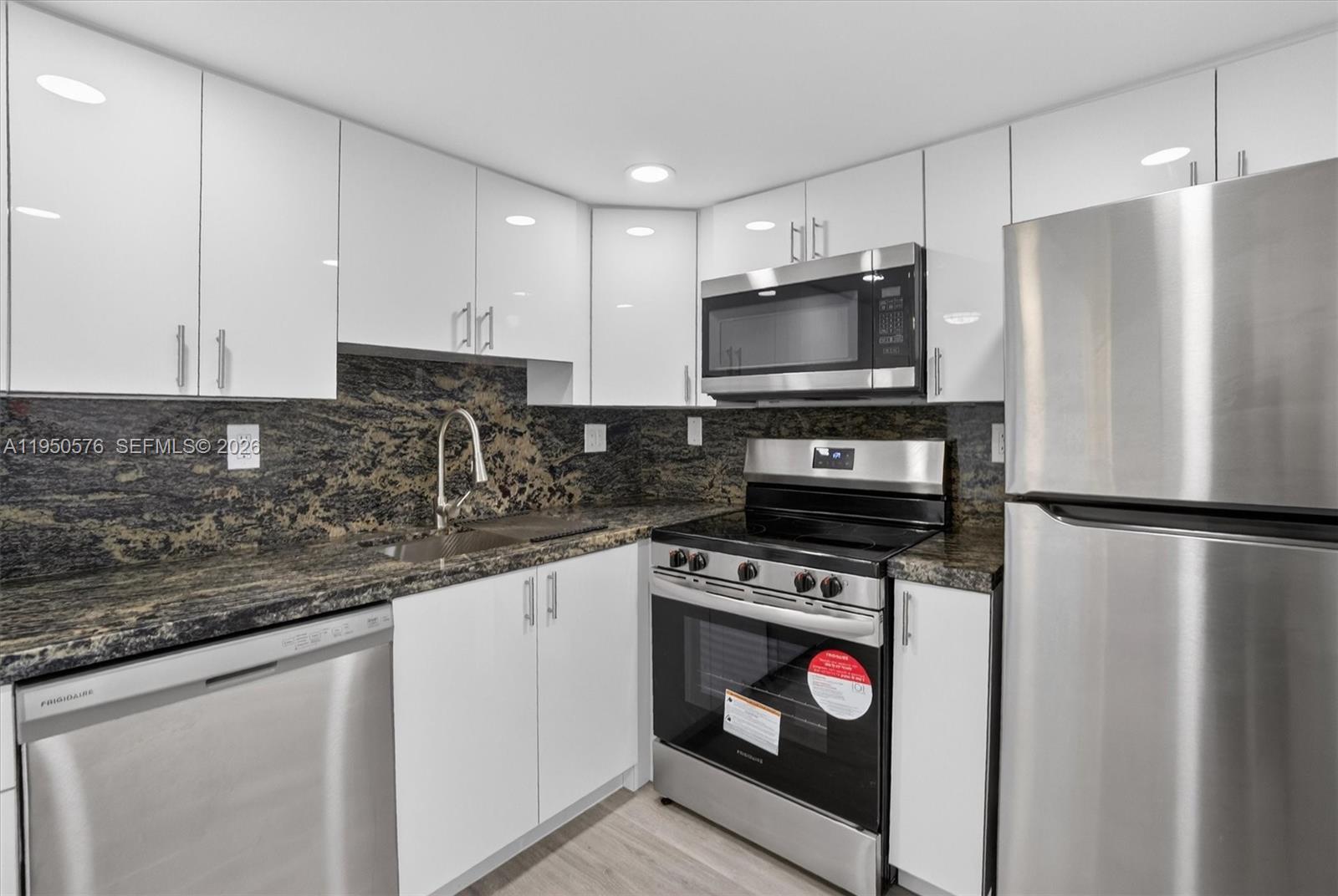 CORAL TOWERS CONDO - Residential