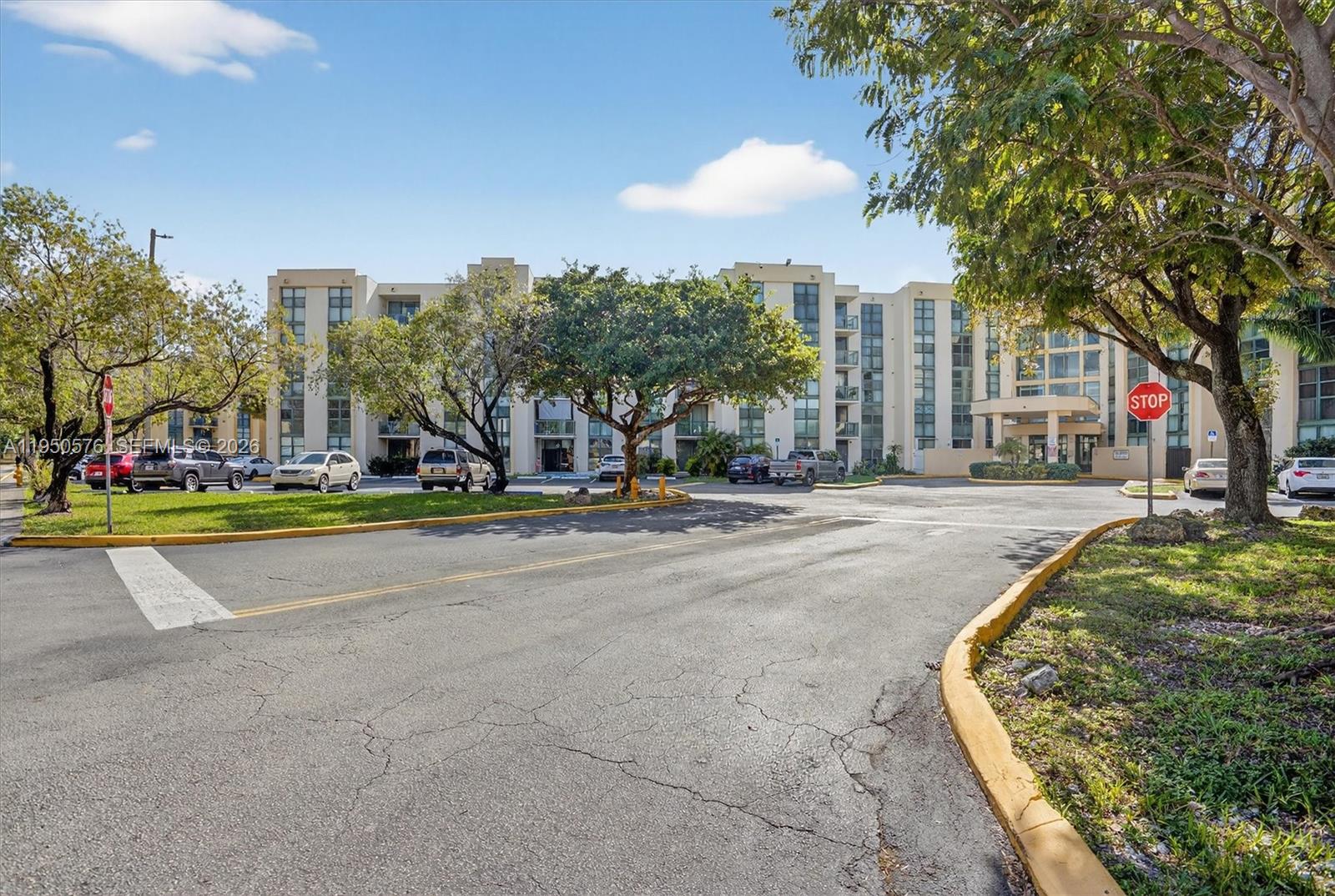 CORAL TOWERS CONDO - Residential