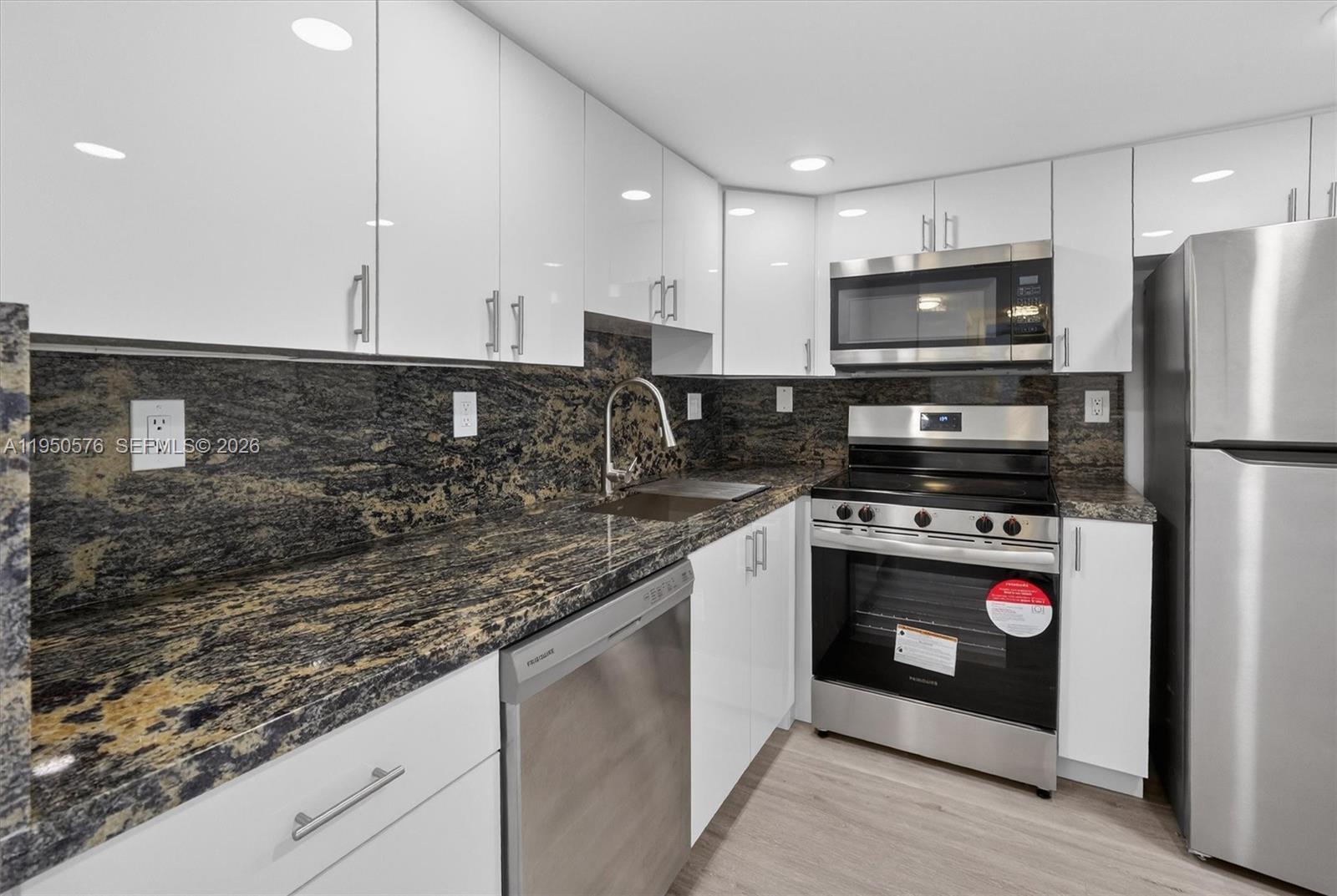 CORAL TOWERS CONDO - Residential