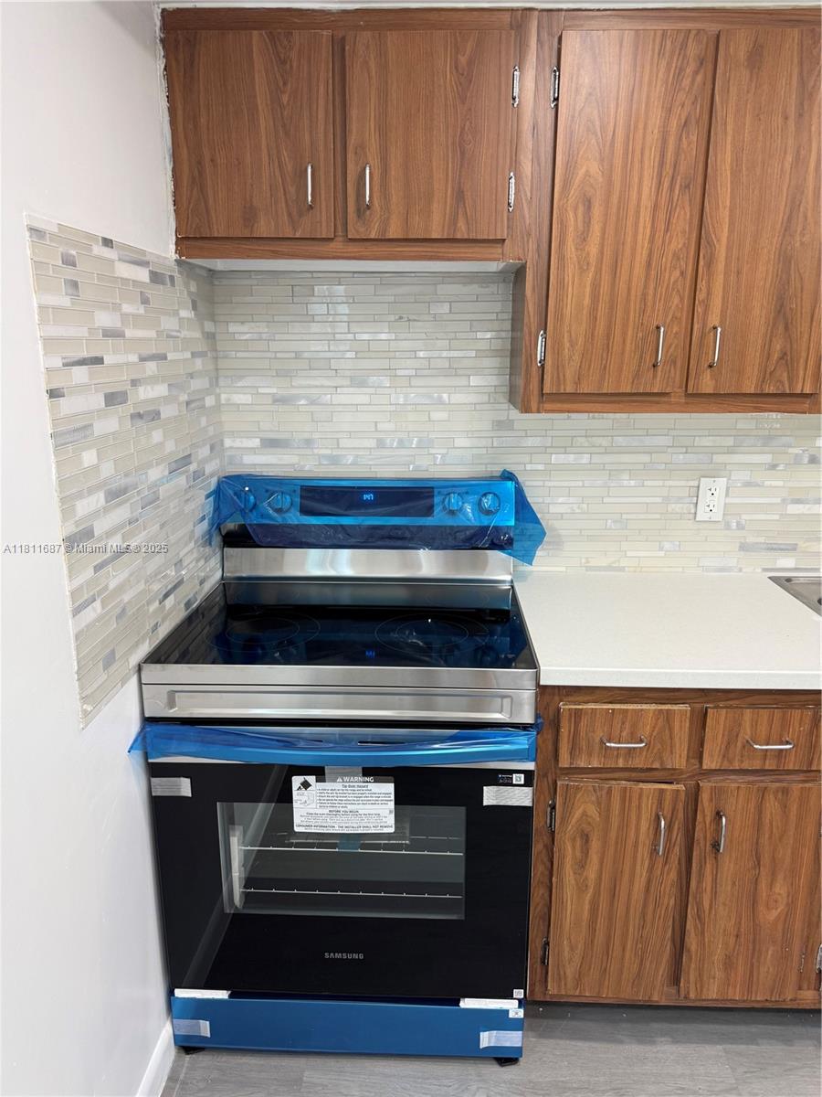 HIGHLAND SQUARE - Residential Lease