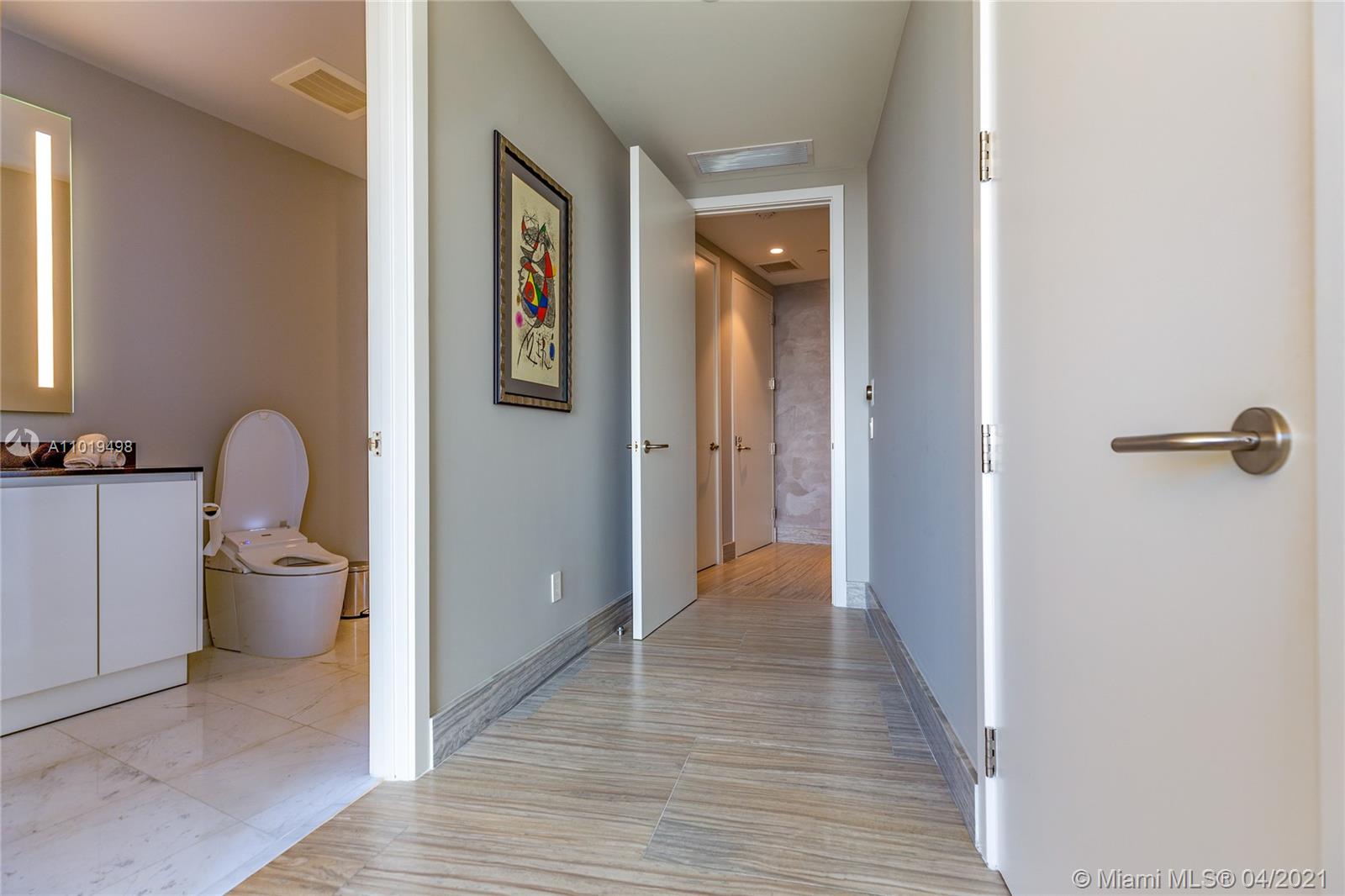 18555 COLLINS AVENUE COND - Residential