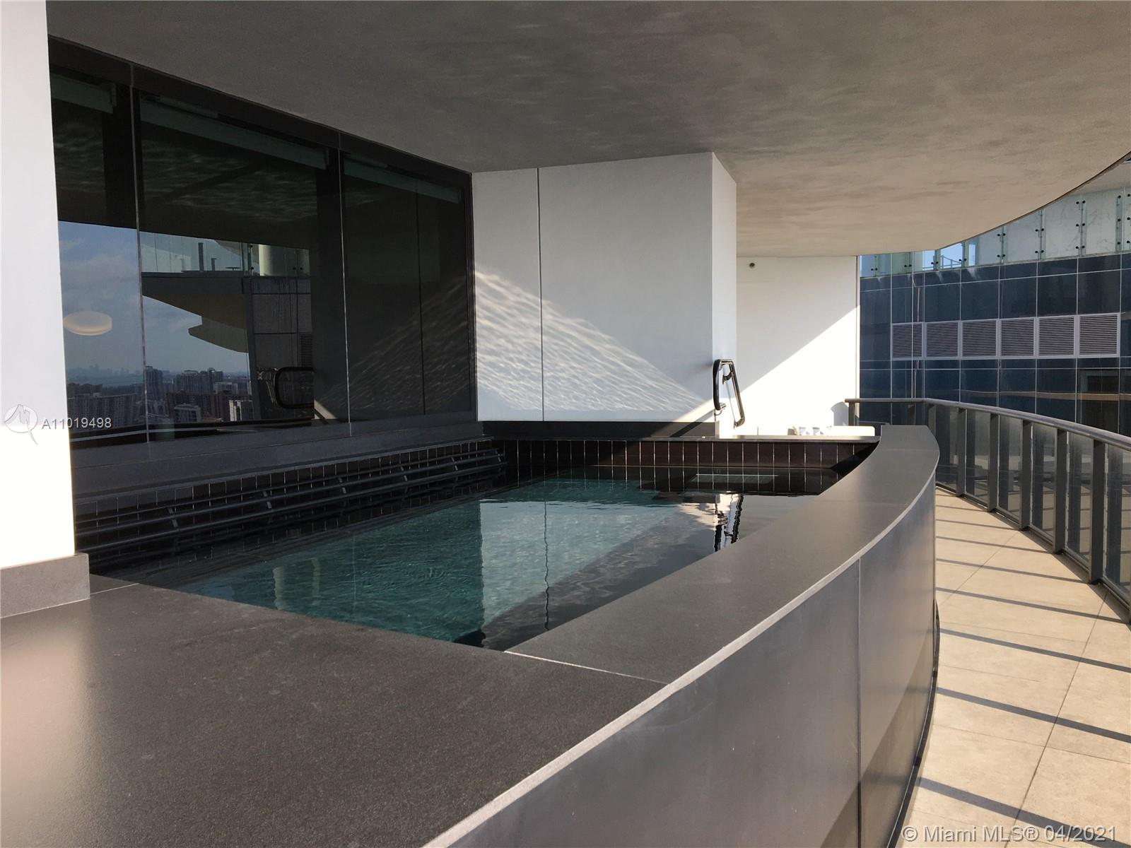 18555 COLLINS AVENUE COND - Residential