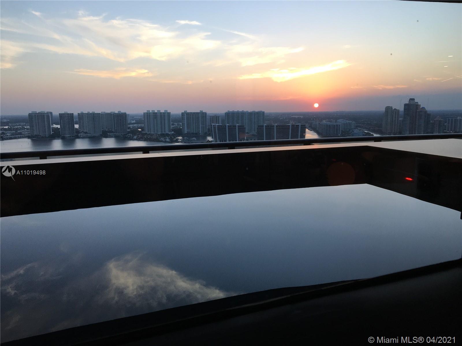 18555 COLLINS AVENUE COND - Residential