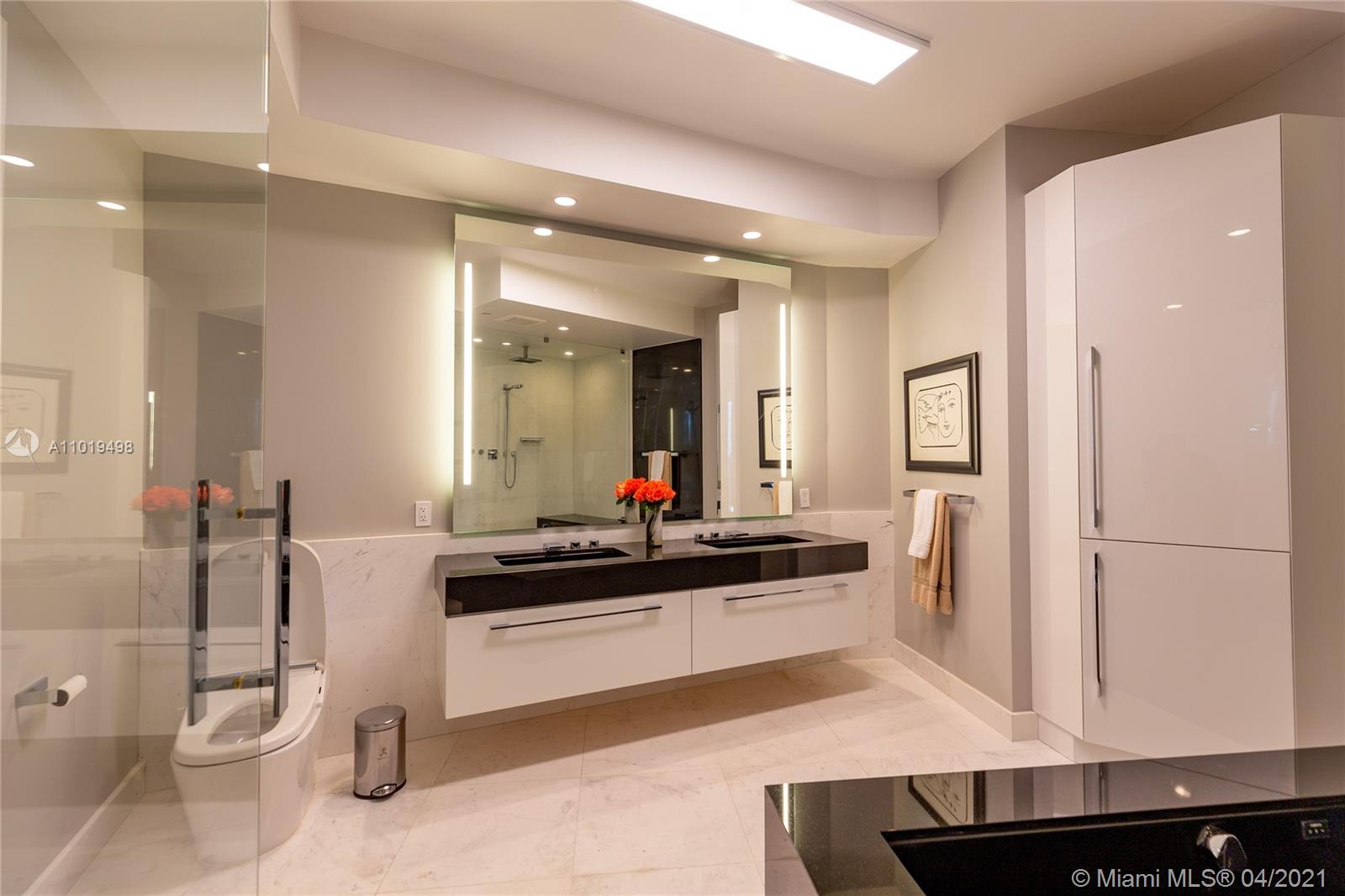 18555 COLLINS AVENUE COND - Residential