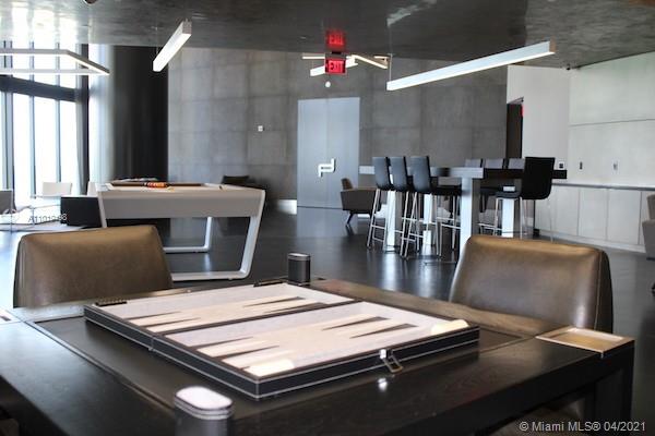 18555 COLLINS AVENUE COND - Residential