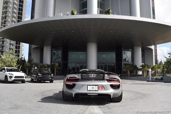 18555 COLLINS AVENUE COND - Residential