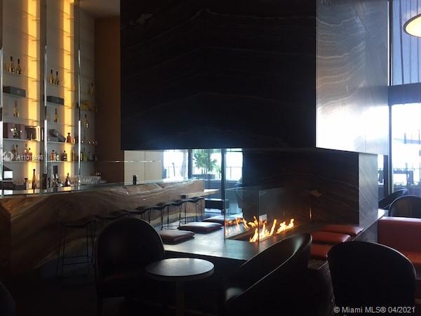 18555 COLLINS AVENUE COND - Residential