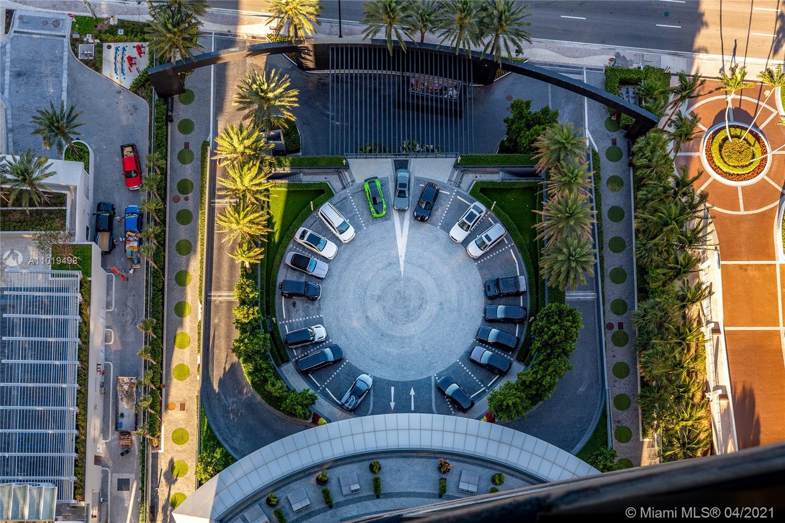 18555 COLLINS AVENUE COND - Residential