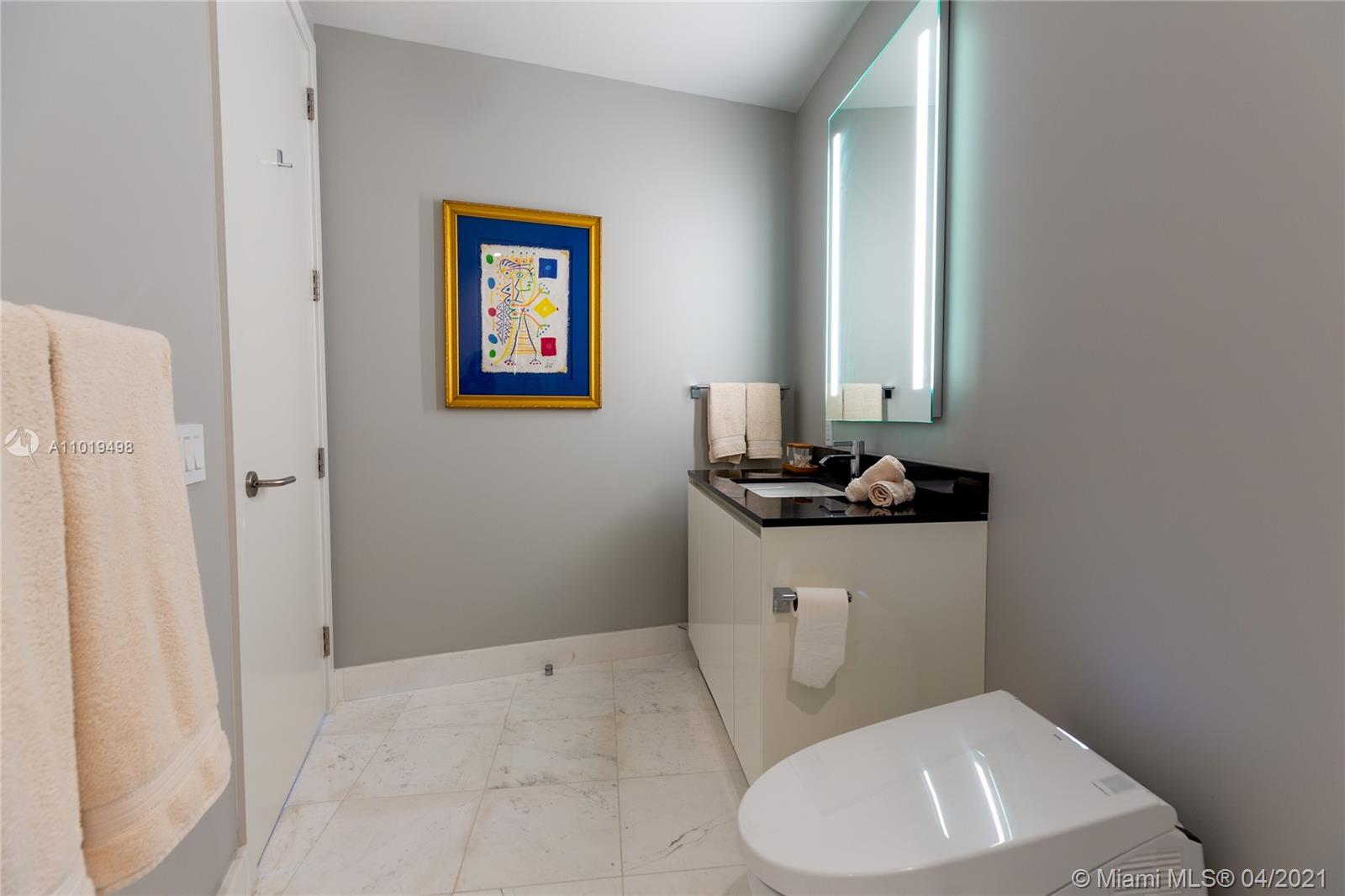 18555 COLLINS AVENUE COND - Residential