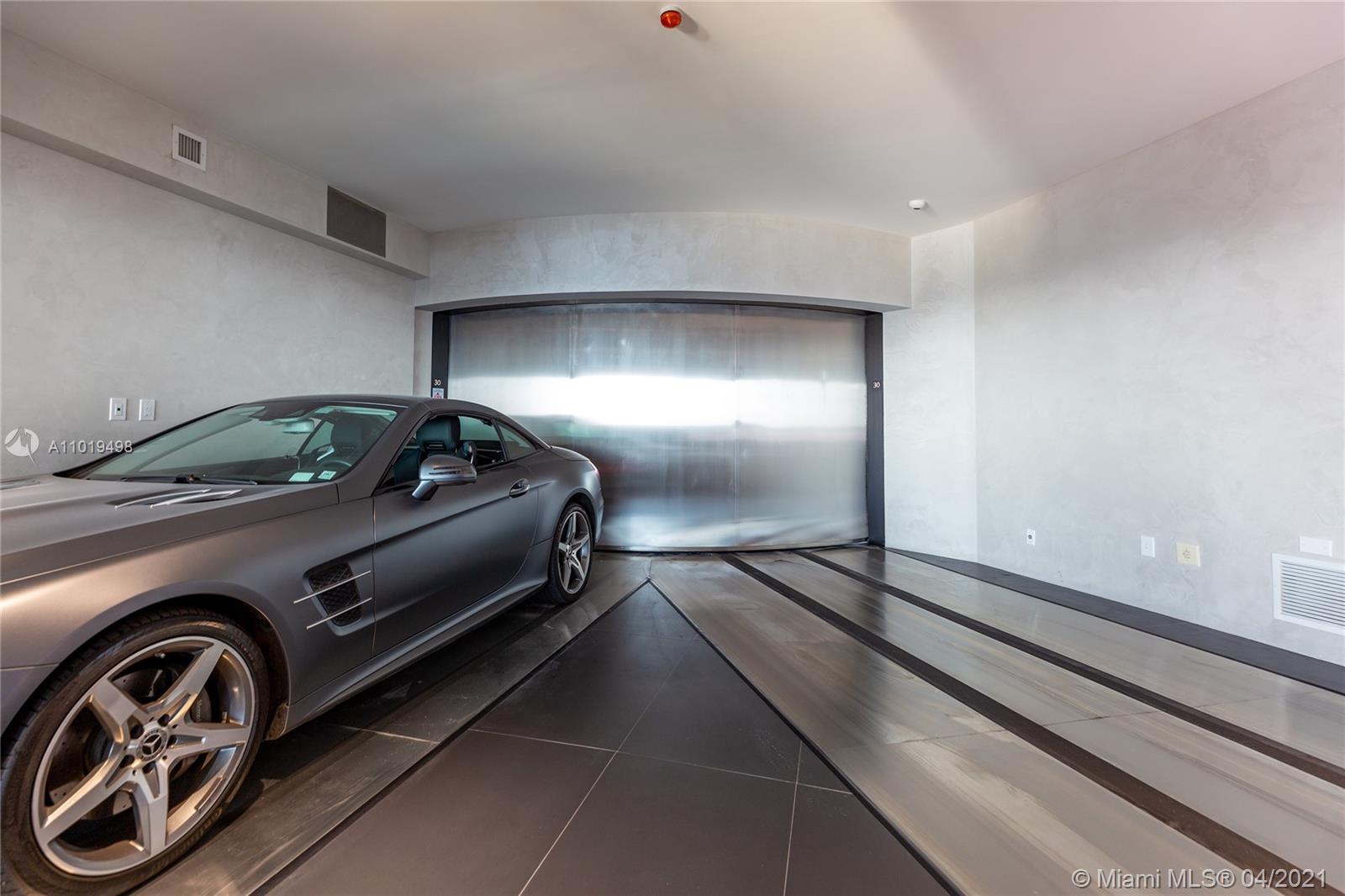 18555 COLLINS AVENUE COND - Residential