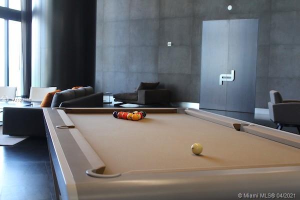 18555 COLLINS AVENUE COND - Residential