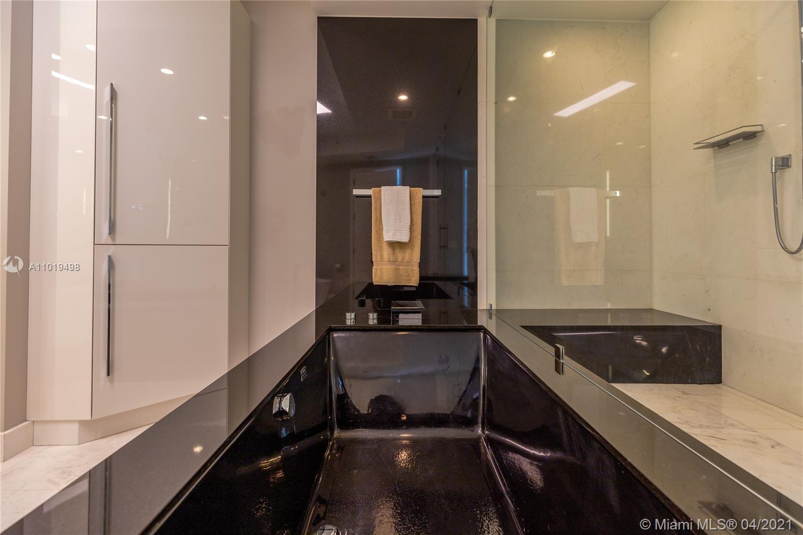 18555 COLLINS AVENUE COND - Residential