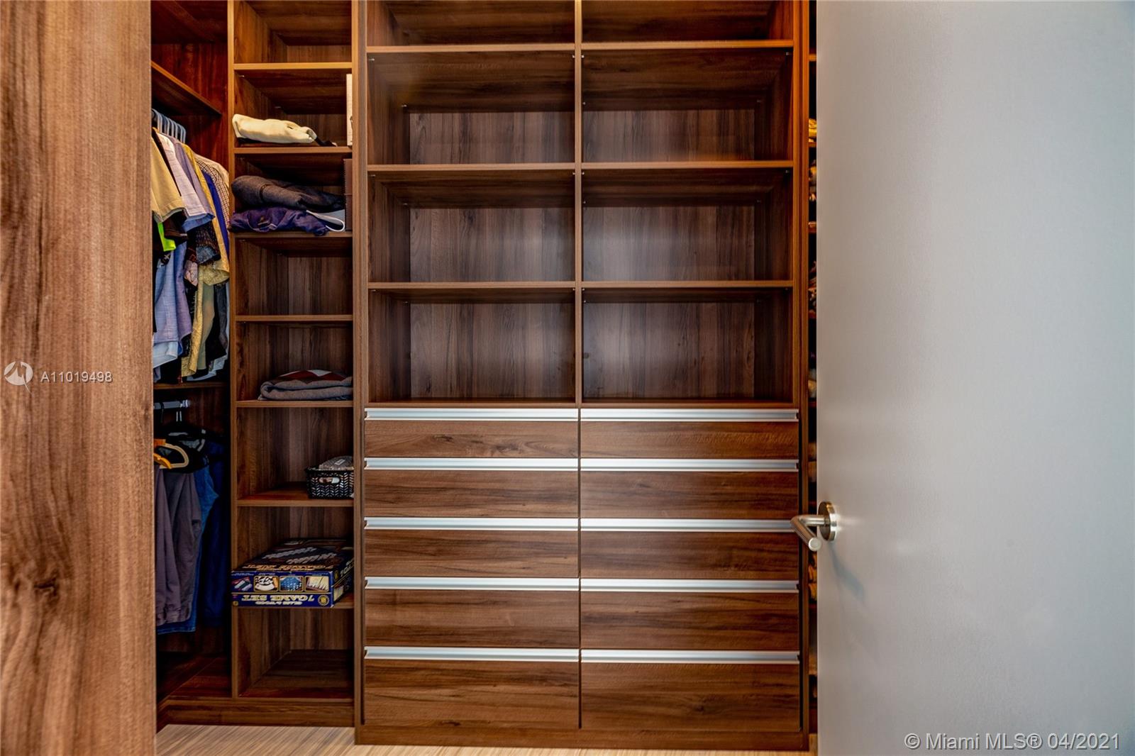 18555 COLLINS AVENUE COND - Residential