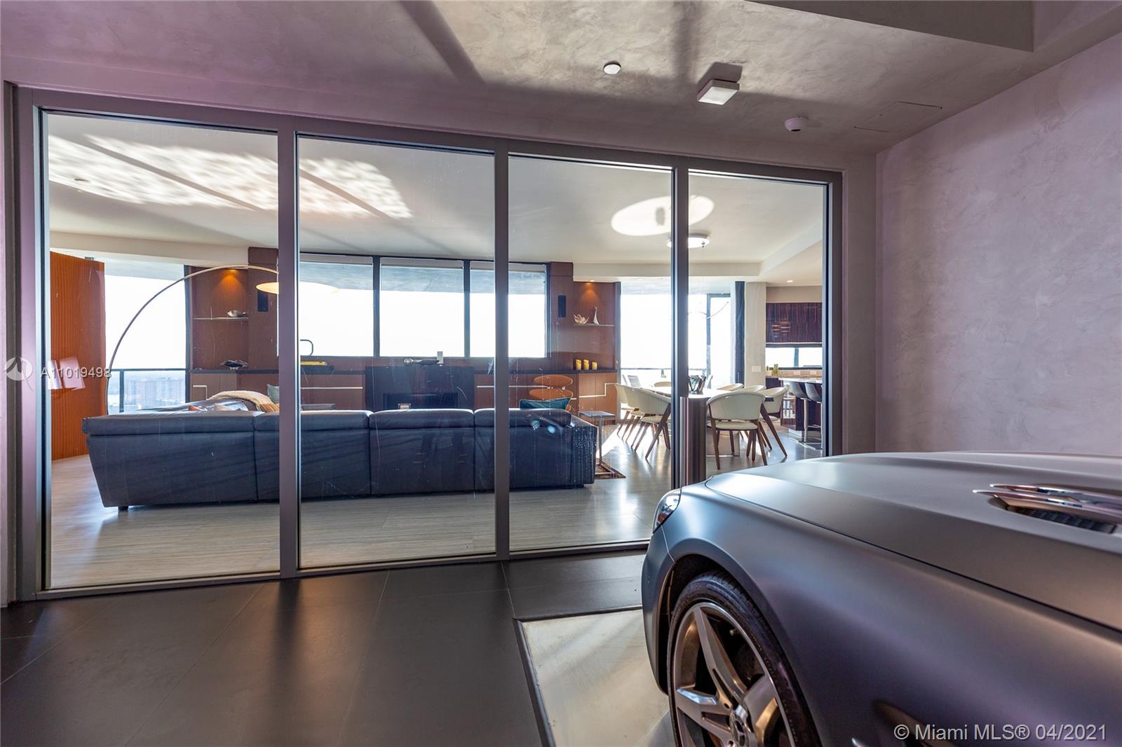 18555 COLLINS AVENUE COND - Residential