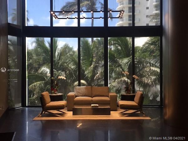 18555 COLLINS AVENUE COND - Residential