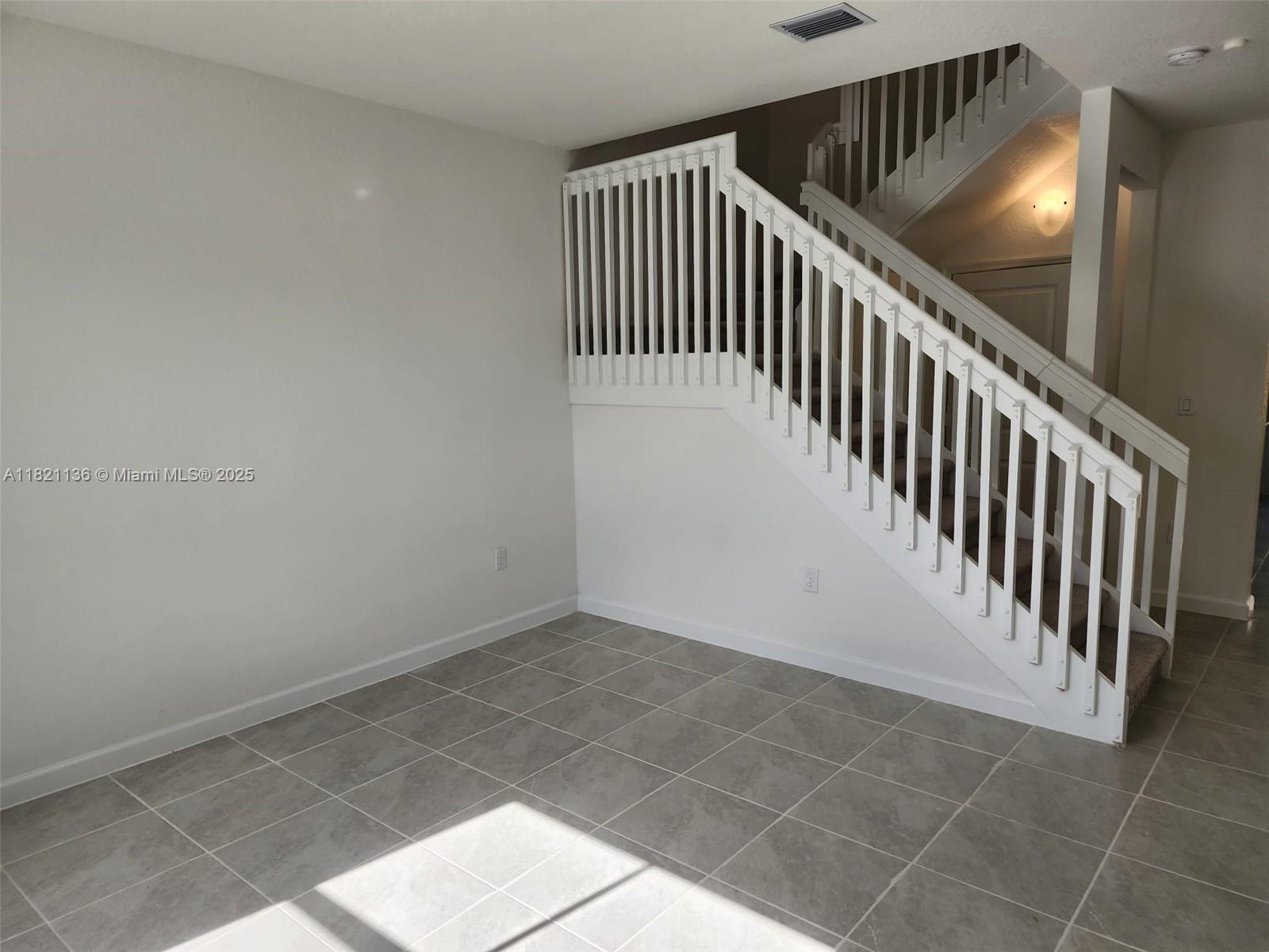 PINE ISLE - Residential