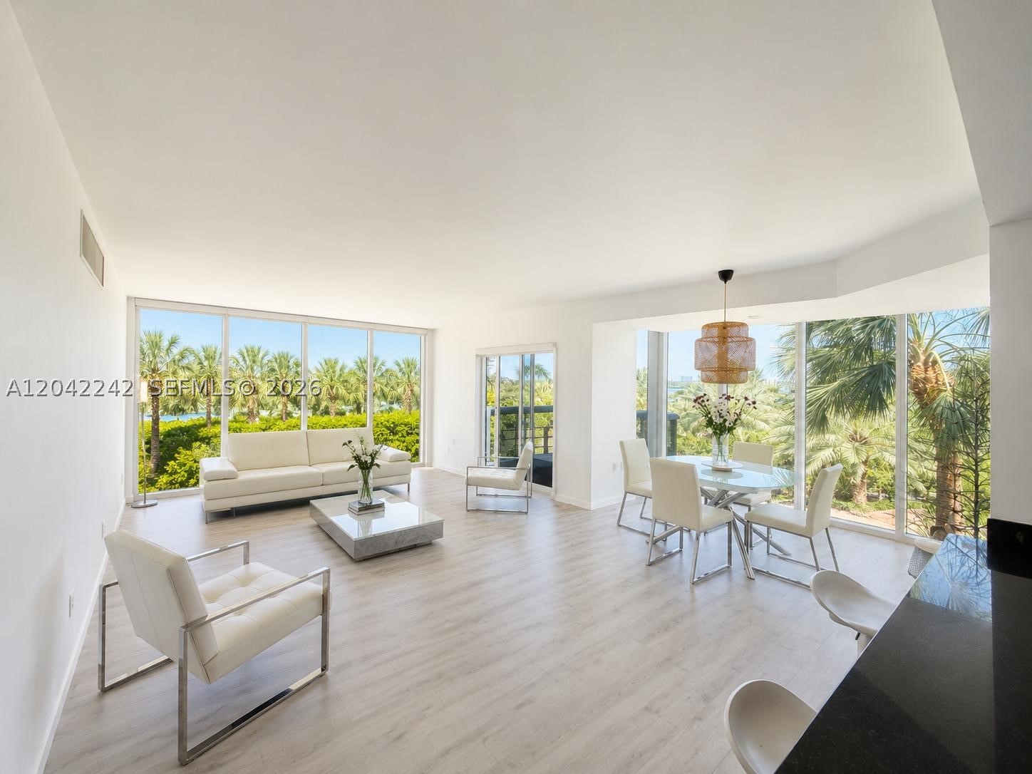 10275 Collins Ave 431