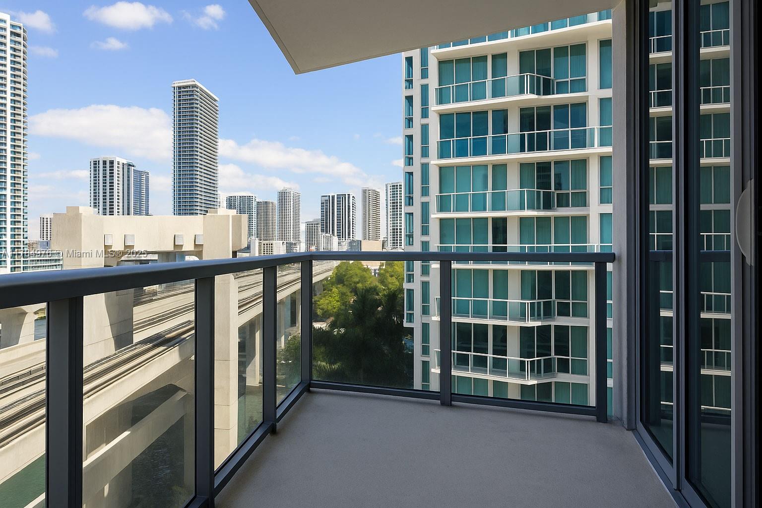 31 SE 6th St 1002