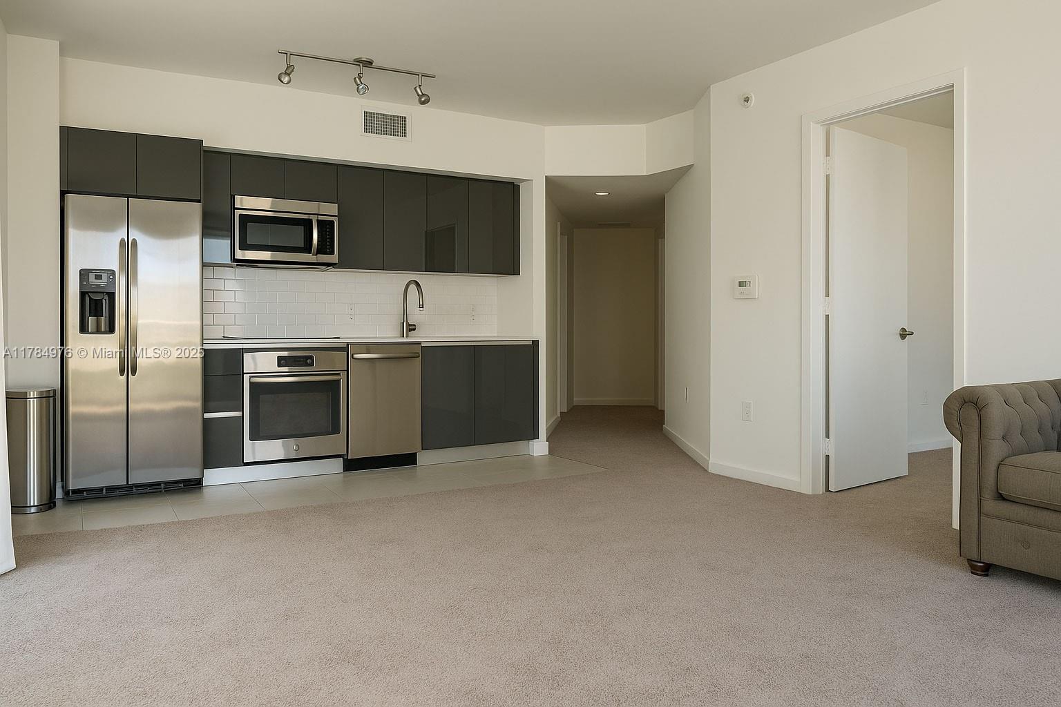 31 SE 6th St 1002