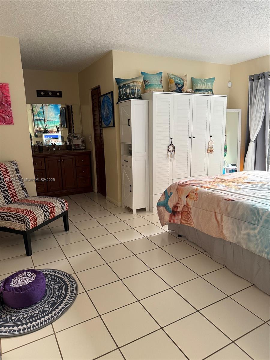 EDGEWATER PARK - Residential