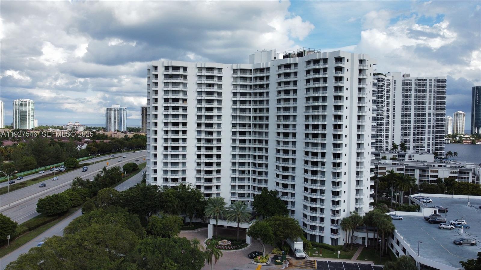 PARC CENTRAL AVENTURA EAS - Residential
