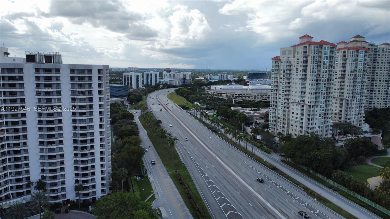 PARC CENTRAL AVENTURA EAS - Residential